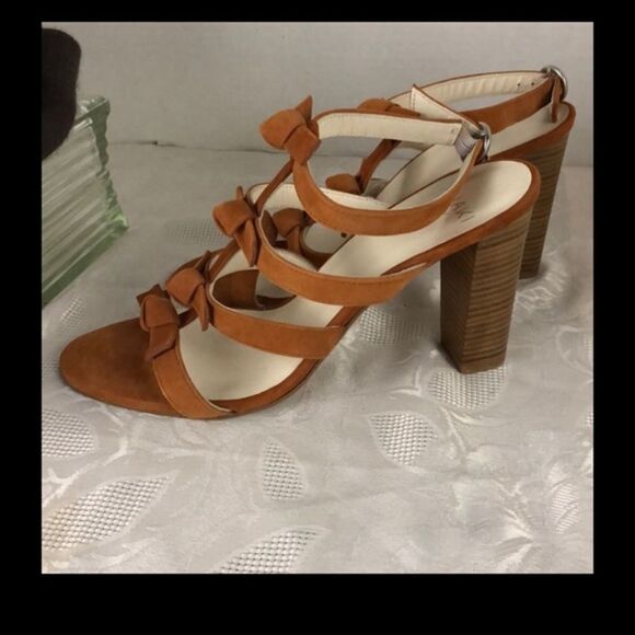 Anaki size 9.5 Paris tawny brown ankle strap heels - Picture 2 of 12